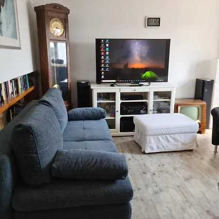 Tj's In Der Domstadt Homestay *